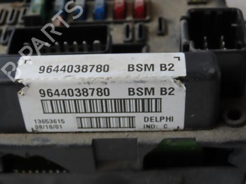 Used Fuse box Fuse box PEUGEOT 307 (3A/C) 2.0 HDi 110 (107 hp) 33946923 33946923