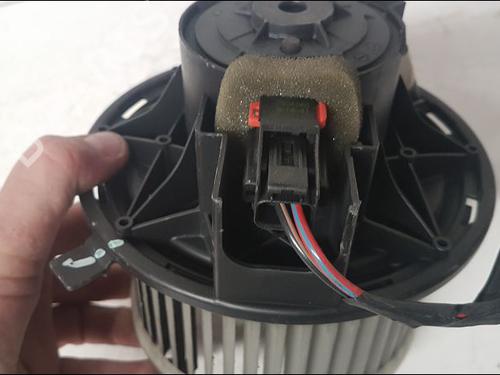 Used Heater blower motor JEEP CHEROKEE (KJ) 2.8 CRD 4x4 (150 hp) 14952543