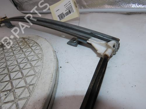 Elevador vidro frente esquerdo Elevador vidro frente esquerdo RENAULT CLIO II (BB_, CB_) 1.2 (BB0A, BB0F, BB10, BB1K, BB28, BB2D, BB2H, CB0A,... (58 hp) 36481782 36481782