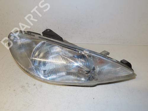 Used Right headlight PEUGEOT 206 Hatchback (2A/C) 1.1 i (60 hp) 29153837