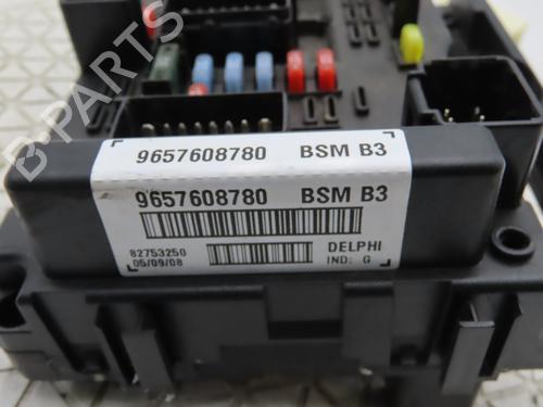 Used Fuse box PEUGEOT 206+ (2L_, 2M_) 1.4 HDi eco 70 (68 hp) 26607711