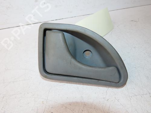 Venstre fortil invendig håndtag RENAULT TWINGO I (C06_) 1.2 (C066, C068) (58 hp) 33134348