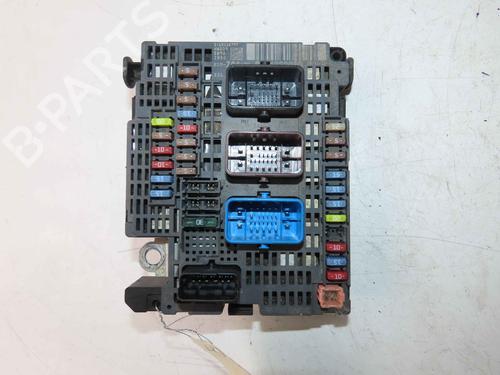 Used Fuse box Fuse box 37056478 37056478