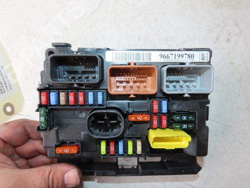 Fuse box CITROËN C3 Picasso (SH_) 1.6 HDi | BP34608470E1 - Image 3