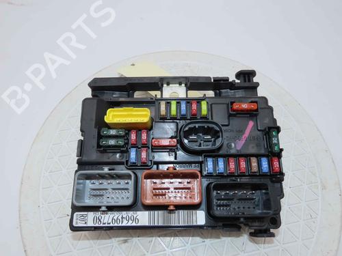 Used Fuse box Fuse box 37052173 37052173