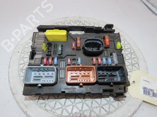 Fuse box PEUGEOT 307 SW (3H) 1.6 HDI 110 | BP30797777E1