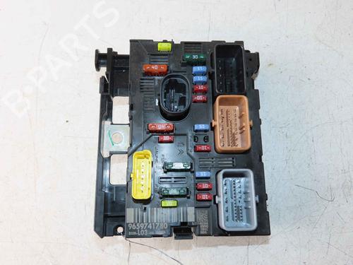 Used Fuse box Fuse box 37054528 37054528