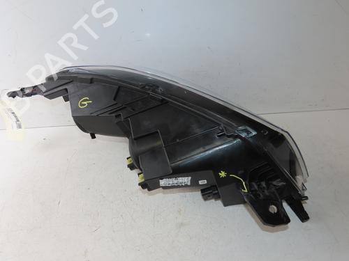 left-headlight-toyota-proace-van-mdz_-2016-32486605 main image