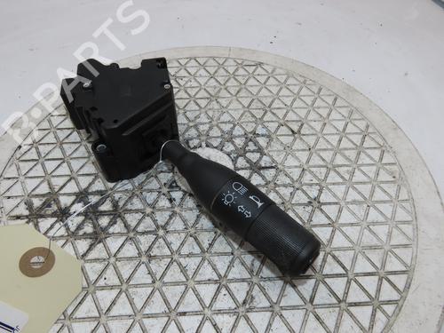 Comutador piscas / escovas Comutador piscas / escovas RENAULT CLIO I (B/C57_, 5/357_) 1.2 (B/C/S57A, B/C57S, 5/357F, 5/357J, 5/357L, 5/357R) (58 hp) 36343711 36343711