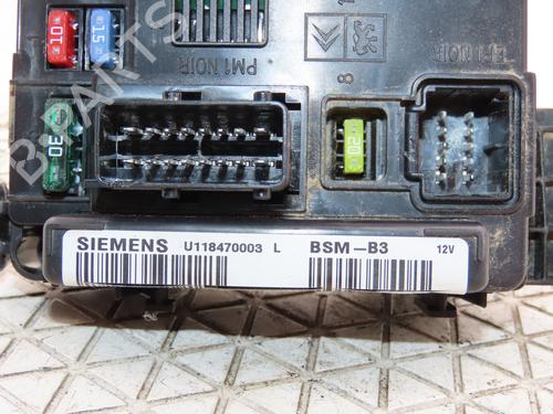 Used Fuse box Fuse box 36820171 36820171