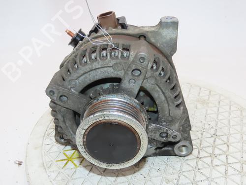 Used Alternator TOYOTA YARIS (_P9_) 1.4 D-4D (NLP90_, NLP90R) (90 hp) 26195615
