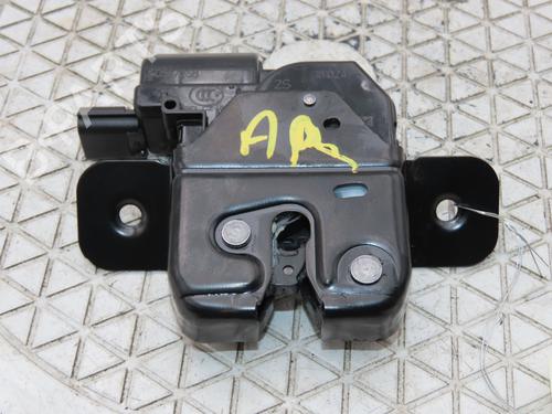 Used Tailgate lock RENAULT CLIO V (B7_) 1.0 TCe 90 (B7MT) (91 hp) 29414587