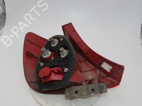 Used Right taillight HONDA CIVIC VII Hatchback (EU, EP, EV) 1.6 i (EP2, EU8, EU6) (110 hp) 26196938
