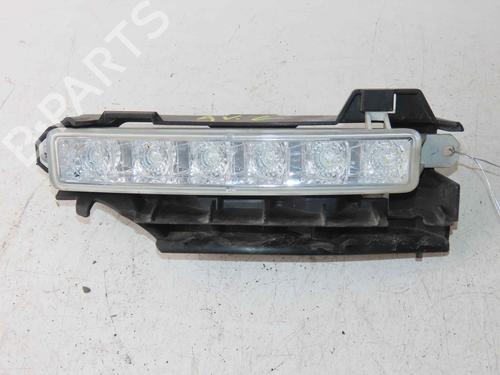 Used Left daytime light Left daytime light 37057316 37057316