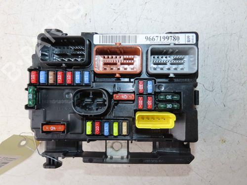 Used Fuse box Fuse box 37059933 37059933