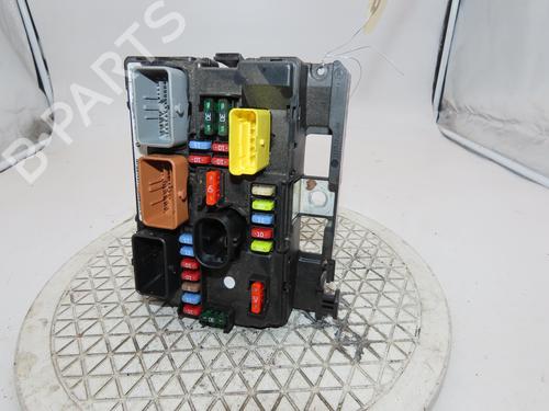 Used Fuse box Fuse box 36820172 36820172