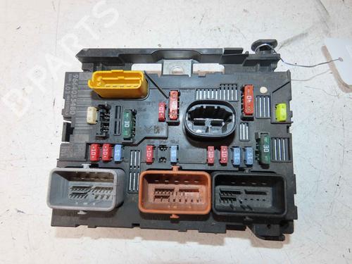 Used Fuse box Fuse box 37054084 37054084