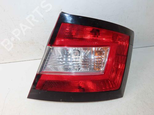 Used Right taillight Right taillight 37056112 37056112