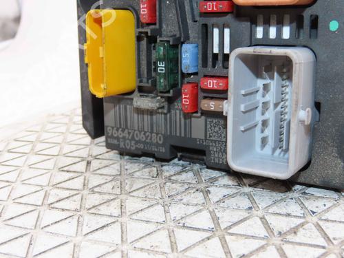 Fuse box PEUGEOT PARTNER MPV (5_, G_) 1.6 HDi 90 | BP37061681E1 - Image 3
