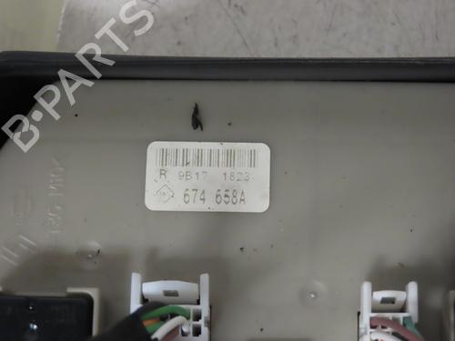 Used Fuse box RENAULT CLIO III (BR0/1, CR0/1) 1.2 16V (BR0P, CR0P) (101 hp) 27487987