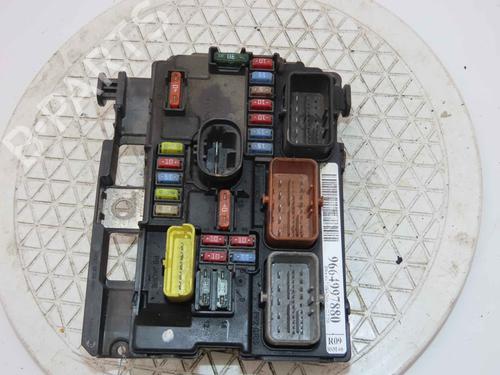 Used Fuse box Fuse box 37049543 37049543