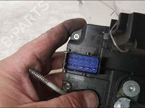 Front right lock RENAULT TRAFIC II Van (FL) 2.0 dCi 115 (FL01, FL0U, FL00, FL0H, FL0M) | BP37043855C97 - Image 3