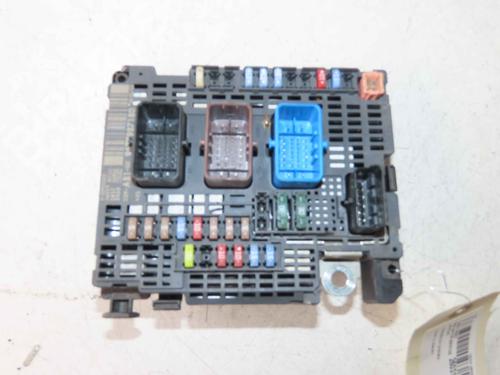 Used Fuse box Fuse box 37060237 37060237