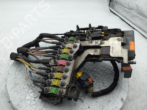 Used Fuse box Fuse box 39626185 39626185