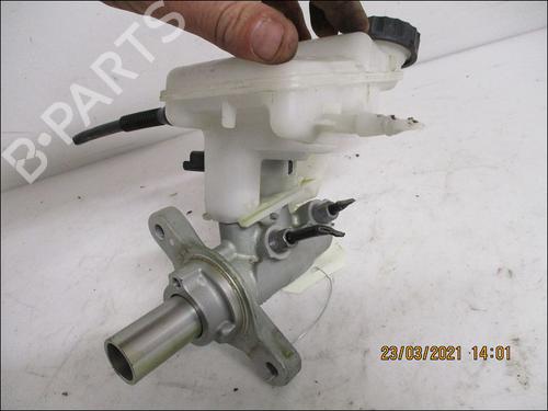 Used Brake master cylinder Brake master cylinder PEUGEOT 3008 II SUV (MC_, MR_, MJ_, M4_) 1.2 THP/ PureTech 130 (MRHNSM, MRHNSU, MRHNSJ, MRHNYW,... (131 hp) 10945160 10945160