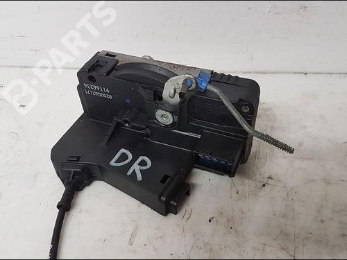 Vergrendeling rechts voor RENAULT TRAFIC II Bus (JL) 2.5 dCi 145 (JL0J) (146 hp) 11694099