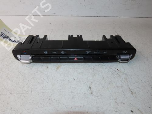 Used Climate control Climate control MERCEDES-BENZ A-CLASS (W177) A 200 (177.087) (163 hp) 33031449 33031449