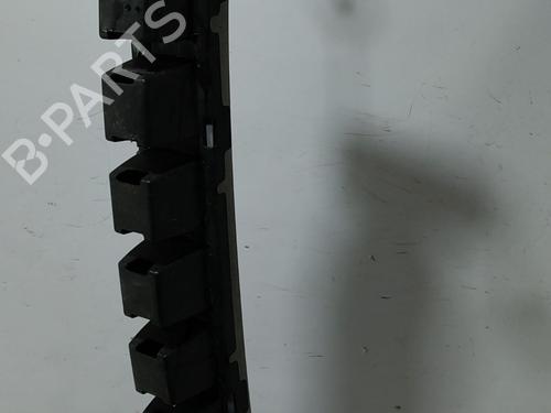 Used Front bumper reinforcement Front bumper reinforcement 39060942 39060942