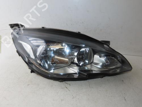 Used Right headlight Right headlight PEUGEOT 308 SW II (LC_, LJ_, LR_, LX_, L4_) 1.2 THP 110 (110 hp) 33135074 33135074
