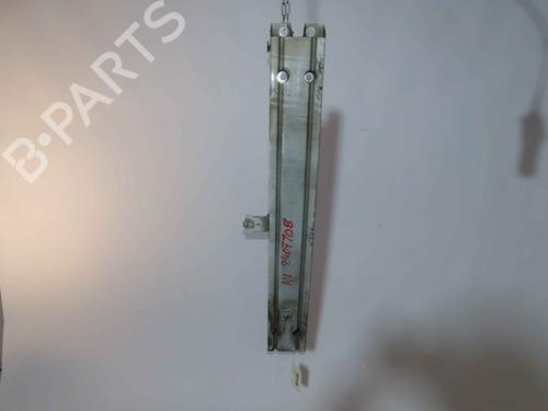 Used Front bumper reinforcement Front bumper reinforcement 37048569 37048569