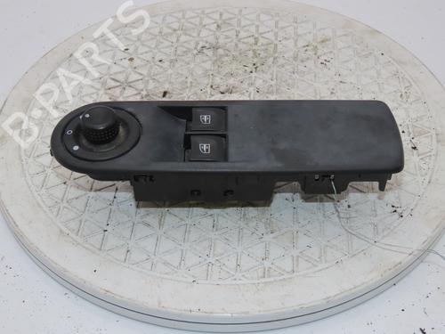 Used Left front window switch RENAULT CLIO IV (BH_) 1.5 dCi 90 (90 hp) 21836657