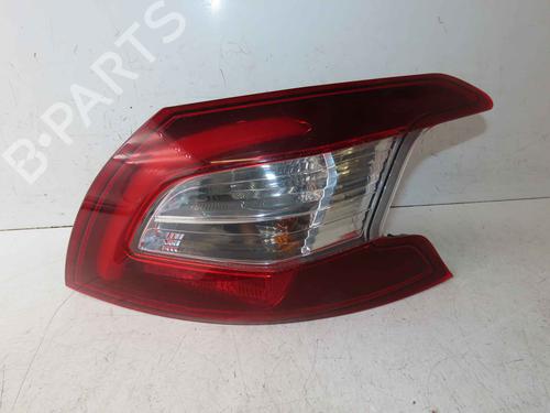 Used Right taillight Right taillight 37059957 37059957
