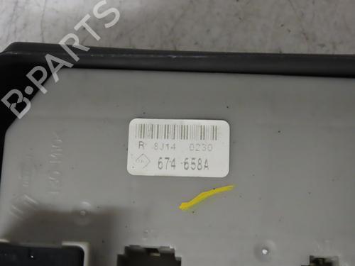 Used Fuse box RENAULT CLIO III (BR0/1, CR0/1) 1.5 dCi (BR17, CR17) (86 hp) 27665964