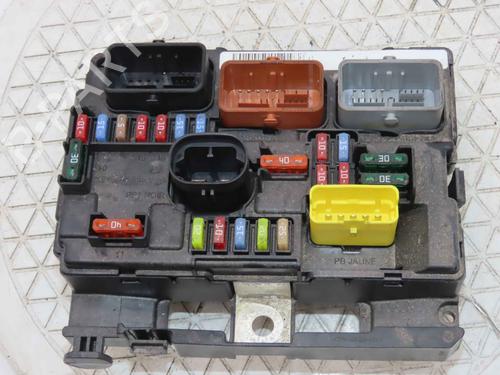 Used Fuse box Fuse box 37050656 37050656