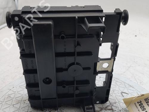 Used Fuse box Fuse box 39386957 39386957
