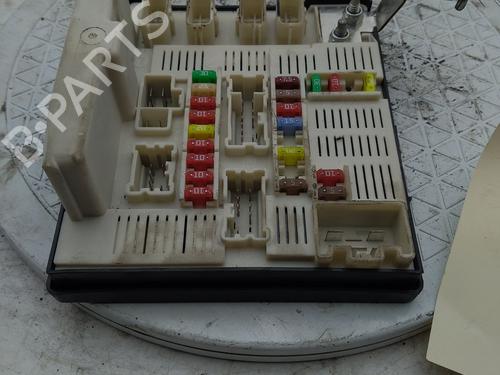 Used Fuse box Fuse box 39642853 39642853