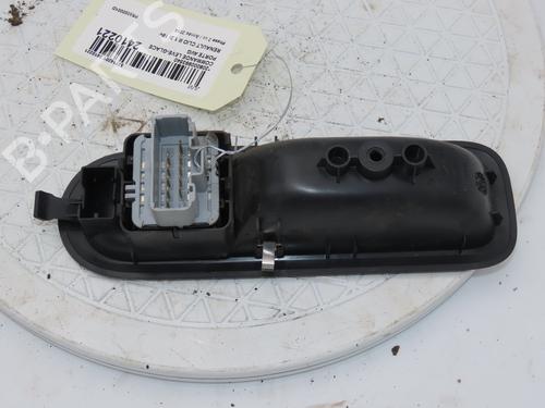 Used Left front window switch Left front window switch RENAULT CLIO III (BR0/1, CR0/1) 1.2 16V (BR02, BR0J, BR11, CR02, CR0J, CR11) (75 hp) 21049613 21049613