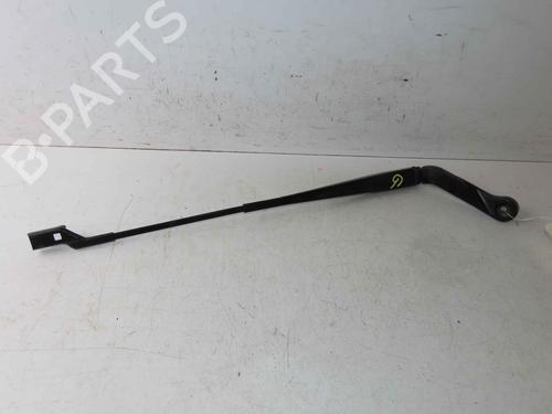 Used Front windshield wiper arm Front windshield wiper arm 37056401 37056401