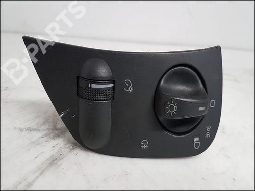 Used Headlight switch VW POLO III (6N1) 60 1.4 (60 hp) 10945696