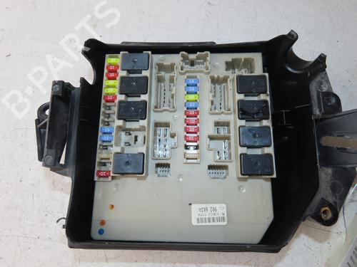 Used Fuse box RENAULT CLIO III Grandtour (KR0/1_) 1.5 dCi (75 hp) 33132921