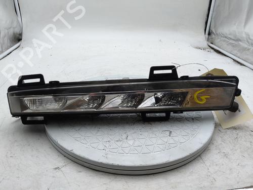 Used Left daytime light Left daytime light 39039550 39039550