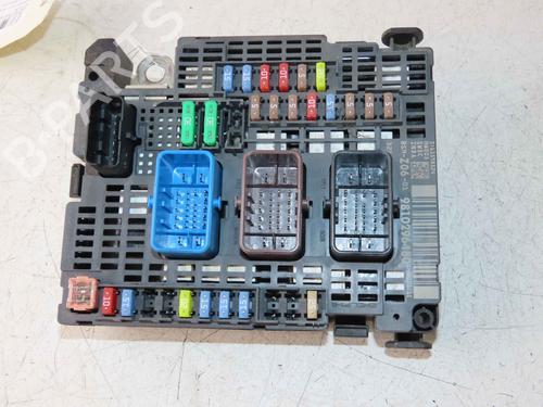 Used Fuse box Fuse box 37055770 37055770