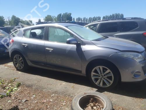 Brugte RENAULT MEGANE III Hatchback (BZ0/1_, B3_) 1.4 TCe (BZ0F, BZ1V) 4934898