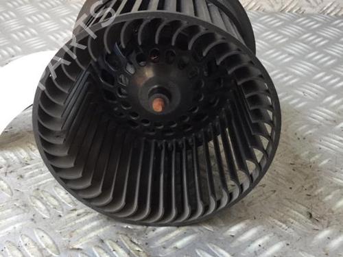 Used Heater blower motor Heater blower motor PEUGEOT 208 I (CA_, CC_) 1.4 HDi (68 hp) 30070516 30070516