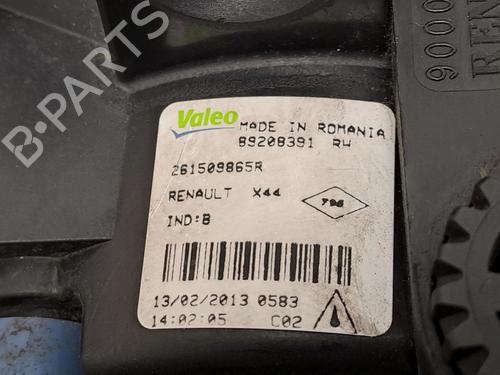 Right front fog light RENAULT TWINGO II (CN0_) 1.2 16V (CN0K, CN0V, CN0A) | BP28033350C31 