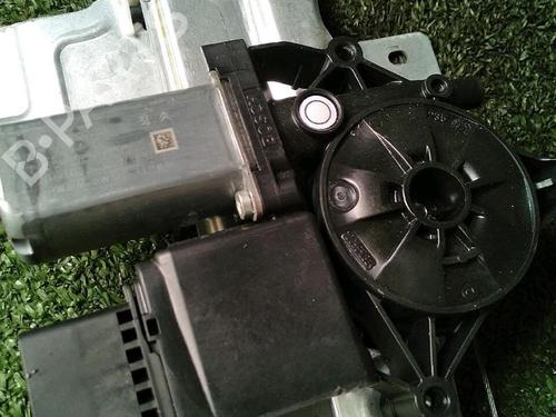 Rudehejsemekanisme venstre bagtil PEUGEOT 2008 I (CU_) 1.2 THP 110 / PureTech 110 (110 hp) 30065622